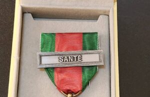 Journée Mondiale de Lutte contre le SIDA : Une mine de Endeavour Mining décorée Chevalier de l’Ordre