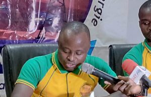 A protest at the Ministry of Mines: The National Syndicate of Mining and Energy Workers (SYNATRAME) organised a press conference at the labour exchange to denounce their working conditions