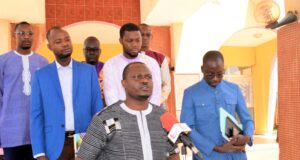 Sécurisation des sites miniers : Par du matériel de surveillance tels que les drones et les caméras infra-rouges