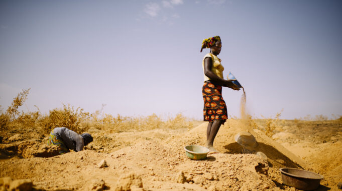 Gender and the mining sector: Women are victims of violence on artisanal mining sites (Special 8 March 2023)