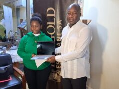 Education : La société minière IAMGOLD Essakane SA offre 32 ordinateurs portables aux meilleurs bacheliers 2022
