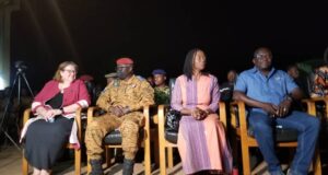 Résilience et cohésion sociale: La pièce de théâtre « Les larmes des armes » présentée au camp Sangoulé