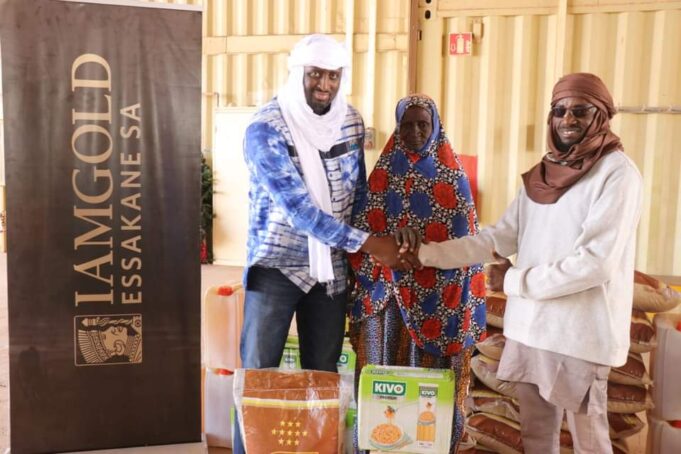 Corporate social responsibility: Iamgold Essakane SA donates food to 1,000 vulnerable households
