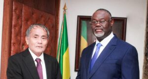 Exploitation minière : le Japon prospecte au Gabon.
