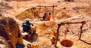 Cameroun : Le gouvernement interdit l’orpaillage à plus de 30 m de profondeur