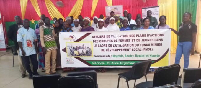 Satisfaction des besoins spécifiques des femmes à travers le FMDL : L’AFEMIB accompagne des femmes et jeunes de 5 communes minières