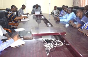 Suspension des autorisations d’exportation de l’or : des organisations des artisans miniers échangent avec le ministre des mines