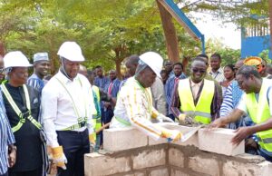 Burkina Faso : La mine d’Essakane SA injecte 120 millions FCFA dans la construction de la façade moderne de l’ENAM