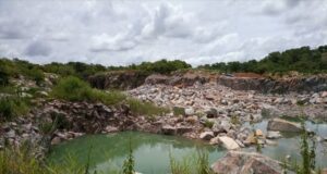 Fonds de réhabilitation et de fermeture de la mine : Les mines semi-mécanisées et les carrières industrielles non à jour de leurs cotisations