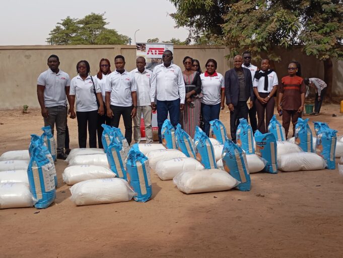 Œuvres sociales : ATS Burkina fait un don de produits alimentaires aux personnes vulnérables