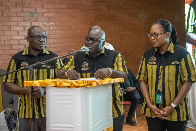 Président du Comité d'organisation accompagne des 2 Vices Présidents Félicie BONZI et Yaya Inoussa MAIGA