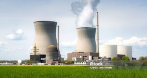 𝐍𝐮𝐜𝐥𝐞́𝐚𝐢𝐫𝐞 : 𝐮𝐧 𝐭𝐨𝐮𝐫𝐧𝐚𝐧𝐭 𝐝𝐞́𝐜𝐢𝐬𝐢𝐟 𝐩𝐨𝐮𝐫 𝐥’𝐢𝐧𝐝𝐞́𝐩𝐞𝐧𝐝𝐚𝐧𝐜𝐞 𝐞́𝐧𝐞𝐫𝐠𝐞́𝐭𝐢𝐪𝐮𝐞 𝐝𝐮 𝐁𝐮𝐫𝐤𝐢𝐧𝐚 𝐅𝐚𝐬𝐨