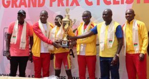 Cyclisme : Adèle Guissou et Rachid Bouda, vainqueurs de la « pédale de la paix et de la résilience » 2025 d’Iamgold Essakane