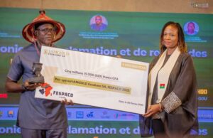 FESPACO 2025 : Le prix spécial IAMGOLD Essakane SA revient à Michel Zongo avec son film L’HOMME QUI PLANTE LES BAOBABS