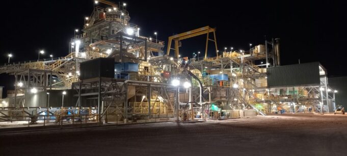 Burkina Faso : La première coulée d’or de la mine de Kiaka aura lieu en octobre 2025