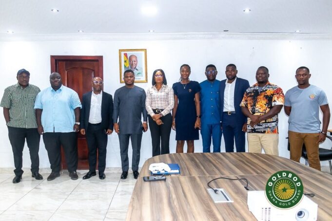 Ghana : Signature d’un accord avec 9 grandes sociétés minières pour acheter 20 % de leur production d’or