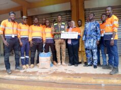 Mine de Houndé Gold : Les travailleurs offrent 80 tonnes de ciment et du carburant à Faso Mêbo à Bobo-Dioulasso