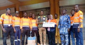 Mine de Houndé Gold : Les travailleurs offrent 80 tonnes de ciment et du carburant à Faso Mêbo à Bobo-Dioulasso