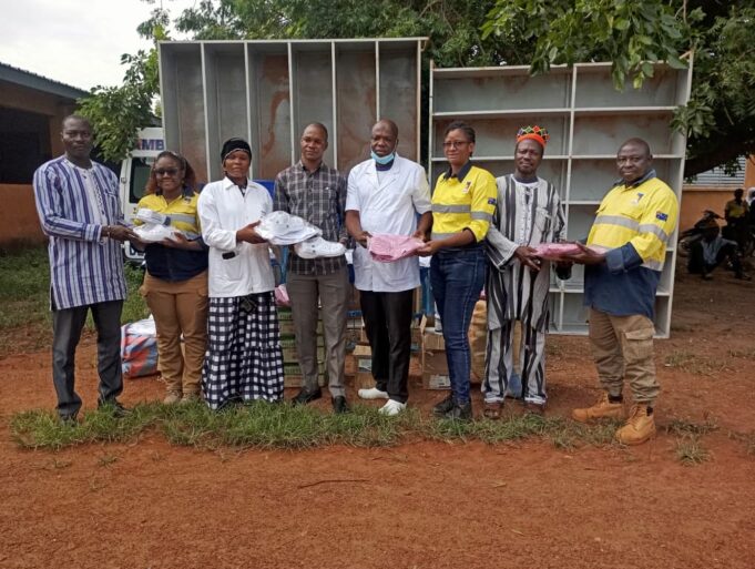 Burkina Faso : La mine de SOMISA offre du matériel aux centres de santé au profit des communautés