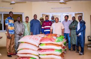 SOGA SA, sous-traitant de BISSA GOLD, a fait un don de vivres aux FDS et VDP de Sabsé