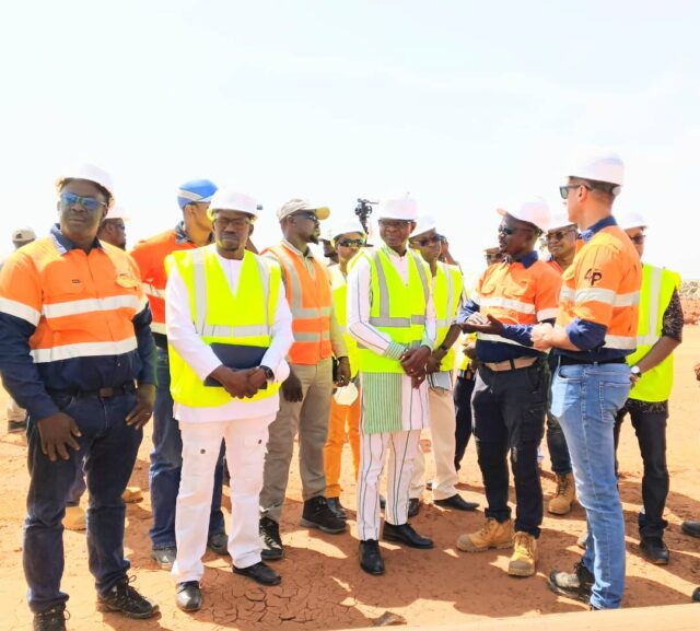 Burkina Faso : Le ministre des Mines a visité la mine d’or de Houndé