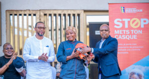 « 1 Casque, 1 Vie » : La Fondation Endeavour agit pour la sécurité routière au Burkina Faso