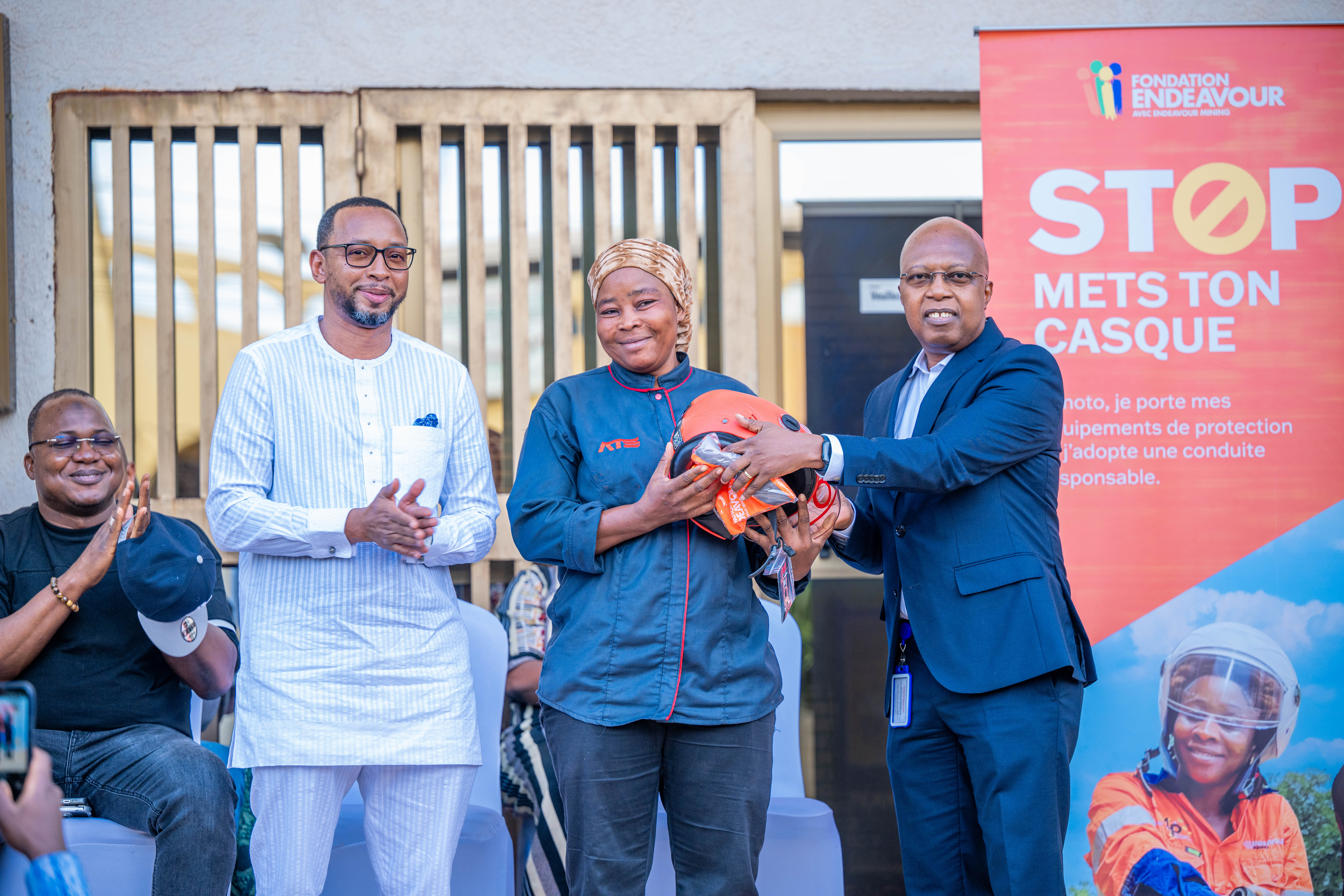 « 1 Casque, 1 Vie » : La Fondation Endeavour agit pour la sécurité routière au Burkina Faso