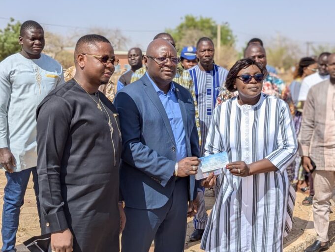 Campagne nationale de solidarité « Deme Sira » : Les mines de SOMISA SA et de Toega Sa offrent plus de 5 millions F CFA