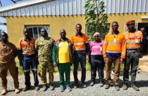 Burkina Faso : 𝐋𝐞 𝐆𝐨𝐮𝐯𝐞𝐫𝐧𝐞𝐮𝐫 𝐝𝐞 𝐥𝐚 𝐫𝐞́𝐠𝐢𝐨𝐧 𝐝𝐞 𝐥’𝐄𝐬𝐭 𝐑𝐚𝐦 𝐉𝐨𝐬𝐞𝐩𝐡 𝐊𝐀𝐅𝐀𝐍𝐃𝐎 visite le site minier de 𝐁𝐨𝐮𝐧𝐠𝐨𝐮