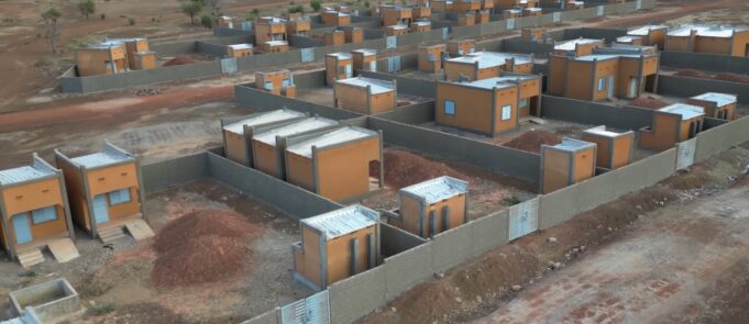 Burkina Faso : La mine de KIAKA SA reloge 900 personnes issues de 113 ménages affectés par son projet