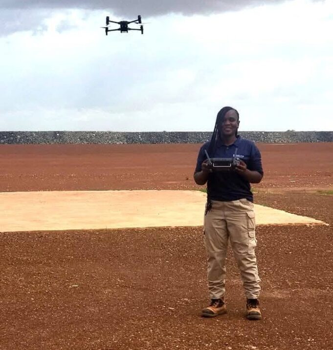Special 𝟖 𝐌𝐀𝐑𝐒 𝟐𝟎𝟐𝟔 : Alimatou BOURGOU, Télépilote drone chez IAMGOLD Essakane SA